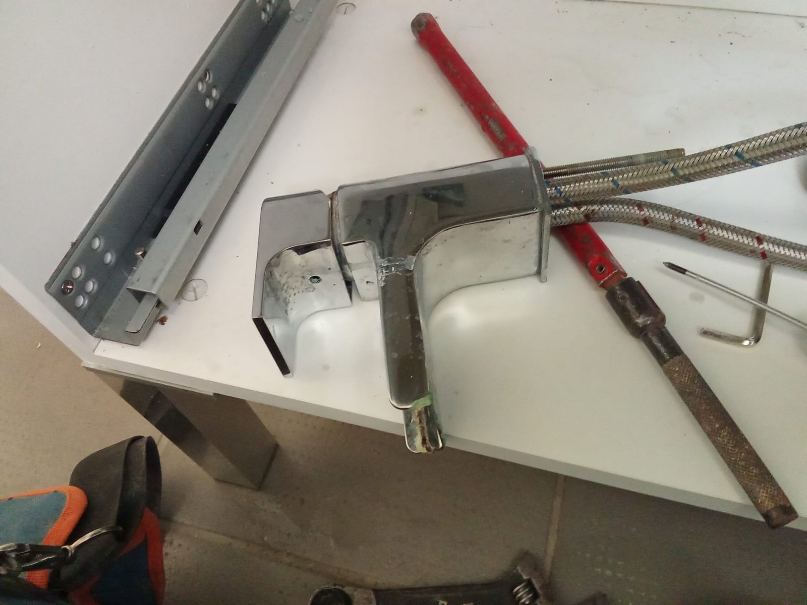 Dépannage urgence plomberie - Simon Ryan PLOMBERIE Neuilly